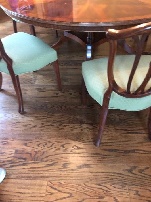 72" round pedestal mahogany dining room table and 6 chairs
