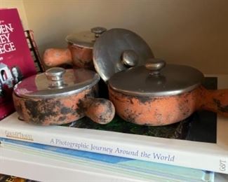 Covered terra-cotta soup bowls