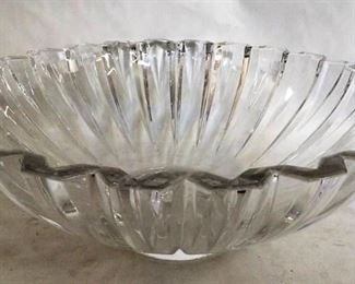 https://connect.invaluable.com/randr/auction-lot/large-signed-villeroy-boch-crystal-bowl_43840BF938