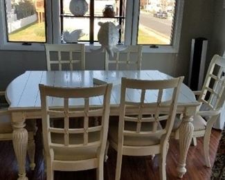 Dining room table & 6 chairs