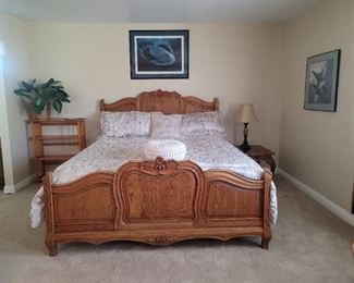 King bed with dresser