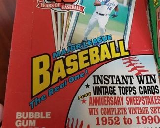 12 Boxes of 1991 Topps- Total of  432 Unopened packs