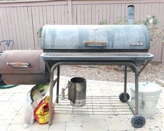 CharBroil charcoal smoker grill