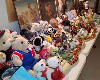 DOLLS & Stuffed animals
