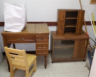 Sewing machine, tv stand, kids table with 2 chairs