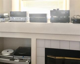 Misc. DVD Players / CD Players / Turntables