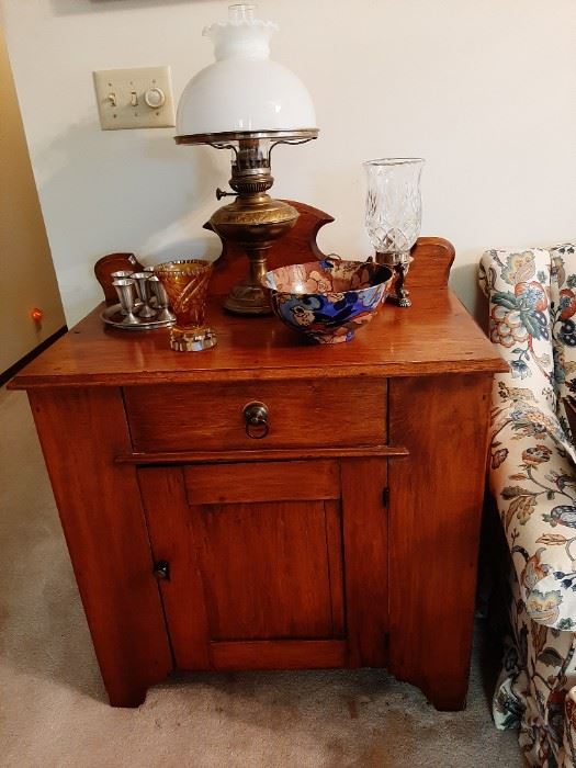 1800s Early American Wash Stand