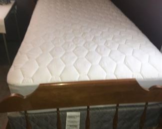 Twin Bed w/Excellent Mattress