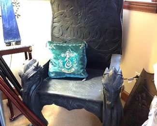Fantasy Throne check out the detail 