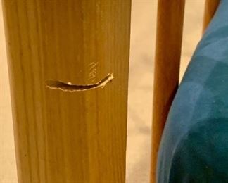 detail - please note this divet in one of the legs