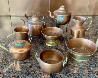 Item 220:  Lot of vintage miniature copper items: $26