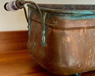 detail - ceramic handles and paw feet