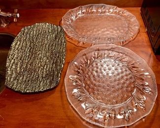 Item 247:  Set of three glass platters, with one that looks like gold bark-Gold bark - 14.5": $22                                                                                                        