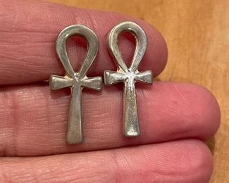 Item 323:  Ankh Cufflinks: $10