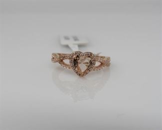 Stone: Morganite
Type: Ring
Metal: Sterling Silver
Size: 7