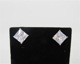 Stone: White Sapphire
Type: Earrings
Metal: Sterling Silver
Located in: Chattanooga, TN **Sold As-Is Where Is**
Square Stud
10mm
*Gemstones Believed to Be Lab Created*