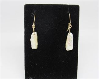 Stone: Pearl
Type: Earrings
Metal: 14k Gold
Located in: Chattanooga, TN