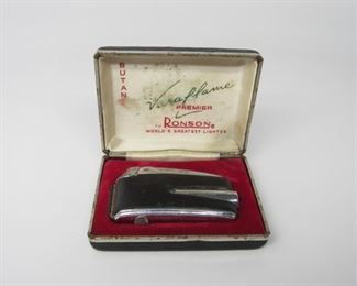 Antique Ronson Lighter
** Located In Chattanooga, TN **
MFR - Ronson
In Case