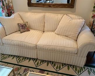 Cream colored sofa in great condition 86"x38"x2'10"