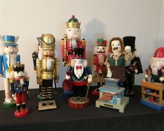 10 wooden characters Nutcracker