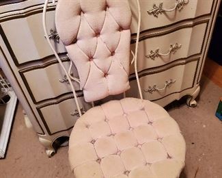 CUTE VANITY CHAIRS