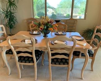 Ethan Allen French Provincial dining room table and chairs 
