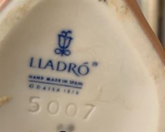 #49	Lladro #5007  Girl w/Hat w/box	 $30.00 

