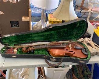 #87	Antique Vintage Joseph Guargerius Fecit violin 1736 - needs bow restrung	 $75.00 
