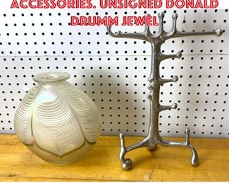 Lot 2534 2pcs Modernist accessories. Unsigned Donald Drumm Jewel