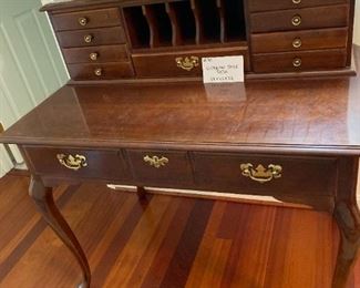 #70	2 Tier Desk	38" x 42" x 24"
