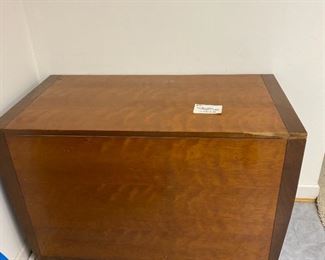 #93	Drop Side Dining Room Table	78" x 42" x 29"
