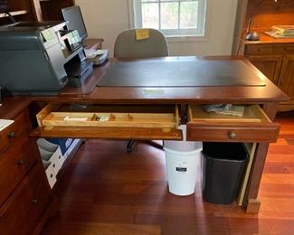 #99	Office Desk/Shelf - Winners Only Inc	             
                                        60"L x 32" W
