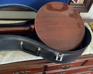 CONRAD BANJO & CASE,