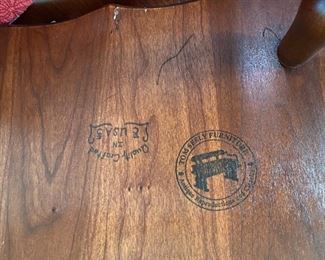 #21	Tom Seely Cherry Dining Room Table                         
                                  & 4 Chairs & 4 Leaves	   68"x42"	
