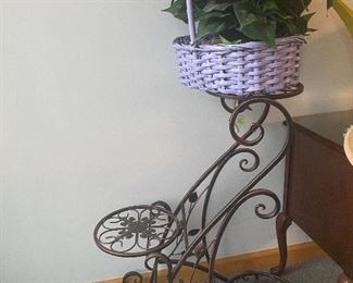 Neat 3-tiered metal plant stand