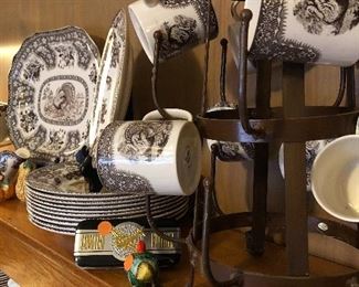 Beautiful Williams Sonoma and Spode Autumn China-beautiful serving pieces too. 