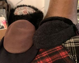 Outerwear - Hats & Scarves