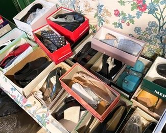 Women's Shoes (Sizes range from 8 to 9-1/2 with the majority being size 9) - A sampling is shown here