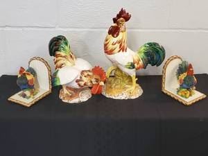Rooster and chicken decor 