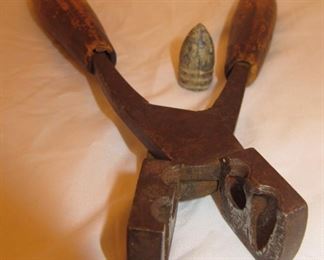 Antique bullet mold