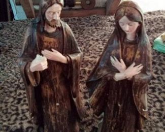 Nativity figurines Jesus and Mary