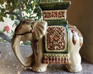 Lots of different elephants for sale too for the elephant collector.