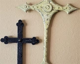 All kinds of indoor and outdoor crosses