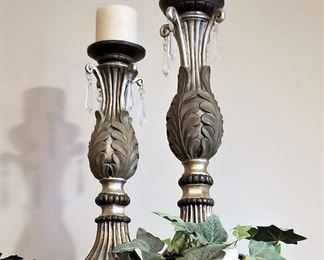 Candles holders with leaves.