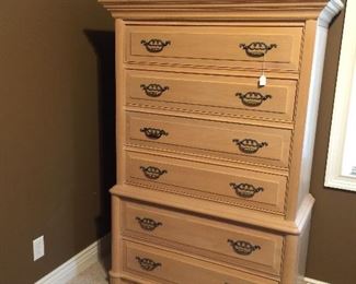 Thomasville Chest