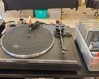 Yamaha P- 520 direct drive turntable sold as is does power on needs stylus.