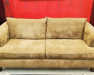 Such a nice Broyhill sofa!