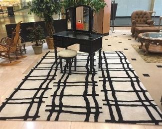 very nice 8x 10 area rug