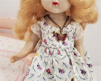 Vogue Ginny Doll
