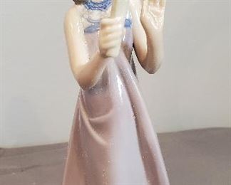 Lladro #5606 Quiet Evening Girl With Candle in Box